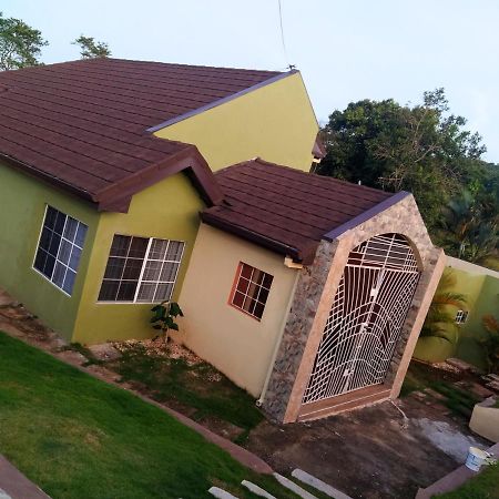 Gables Vacation Rentals With Private Gated Parking Onsite Knockpatrick Kültér fotó