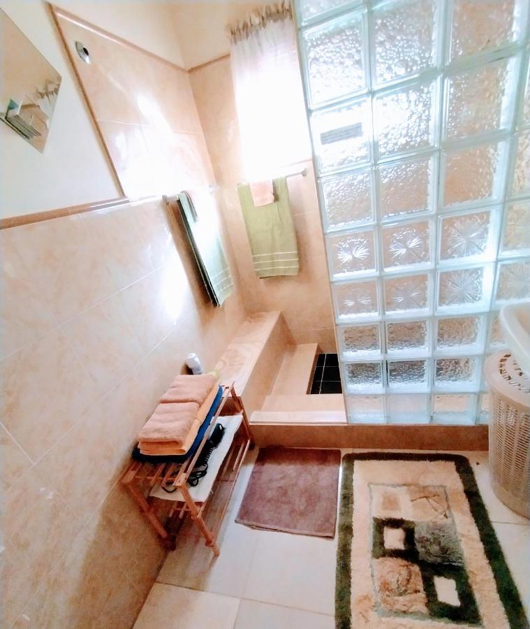 Gables Vacation Rentals With Private Gated Parking Onsite Knockpatrick Kültér fotó
