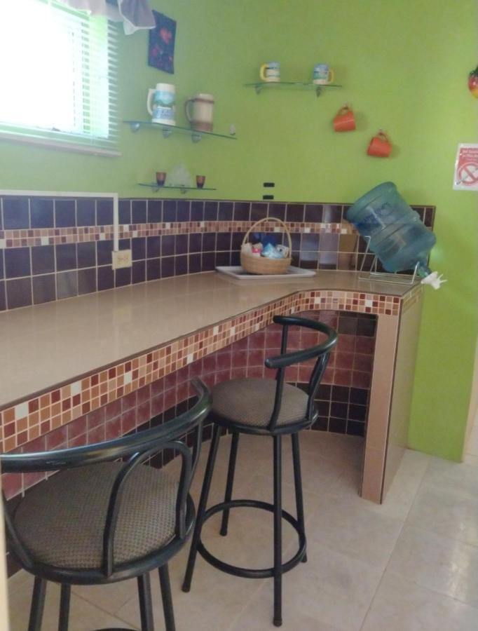 Gables Vacation Rentals With Private Gated Parking Onsite Knockpatrick Kültér fotó