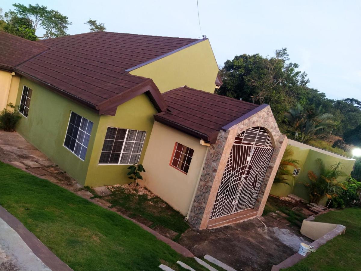 Gables Vacation Rentals With Private Gated Parking Onsite Knockpatrick Kültér fotó