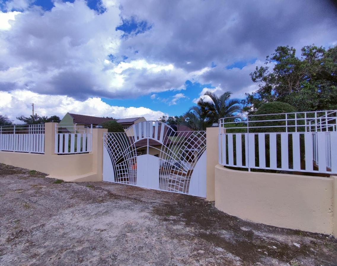 Gables Vacation Rentals With Private Gated Parking Onsite Knockpatrick Kültér fotó