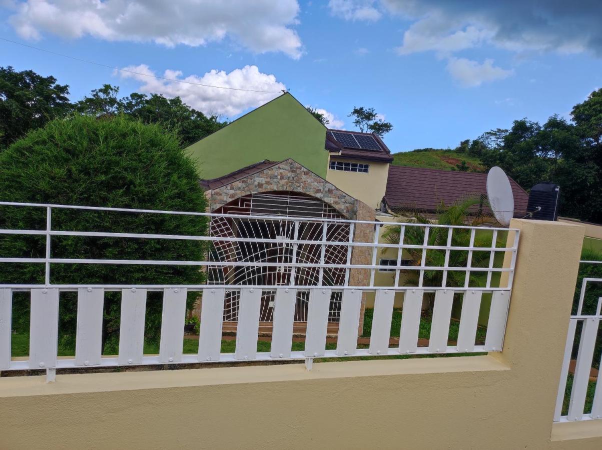Gables Vacation Rentals With Private Gated Parking Onsite Knockpatrick Kültér fotó