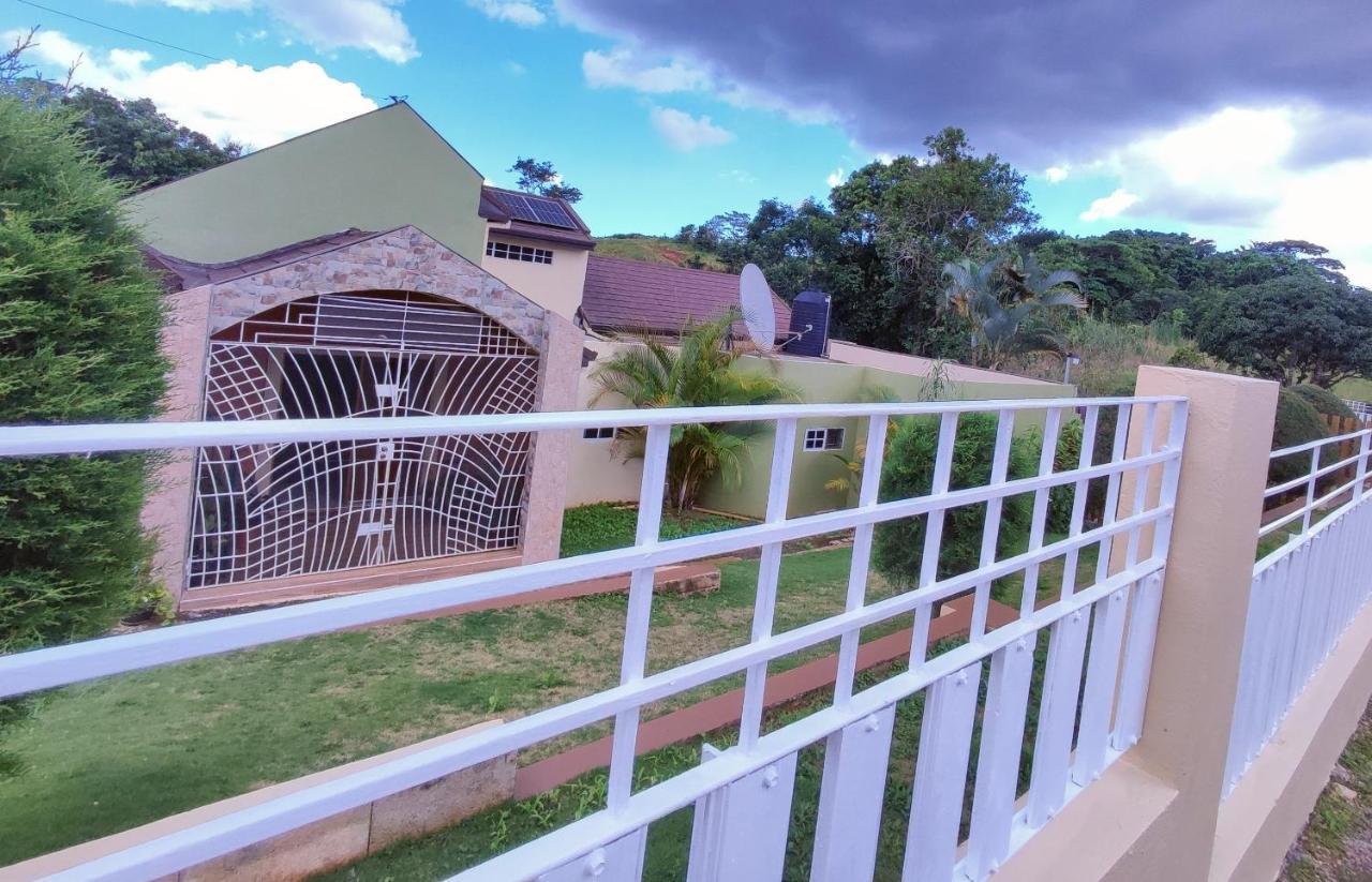 Gables Vacation Rentals With Private Gated Parking Onsite Knockpatrick Kültér fotó