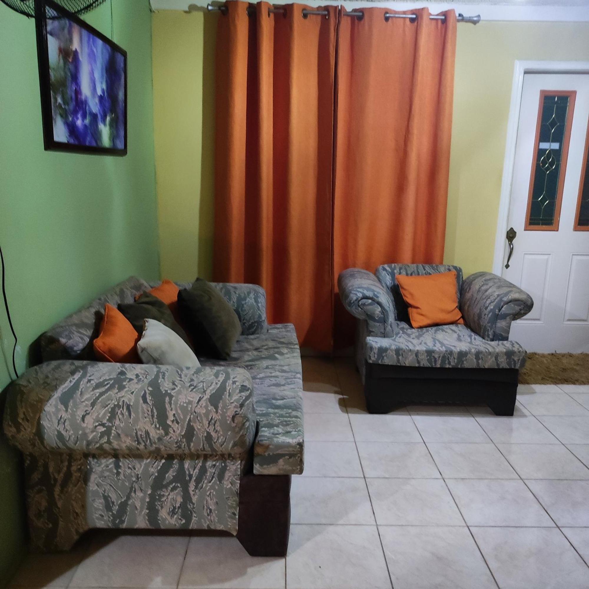 Gables Vacation Rentals With Private Gated Parking Onsite Knockpatrick Kültér fotó